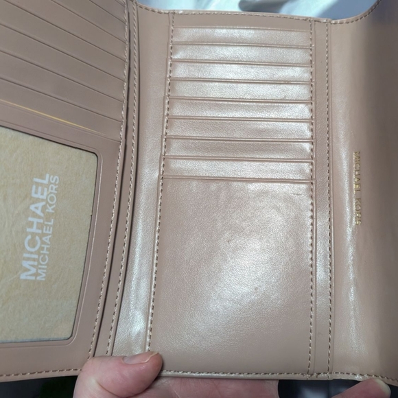 NWT Michael Kors Large Logo and Leather Tri-Fold Wallet Ballet - Picture 2 of 5
